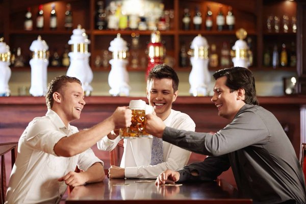 astuces pour aménager un coin bar dans le salon