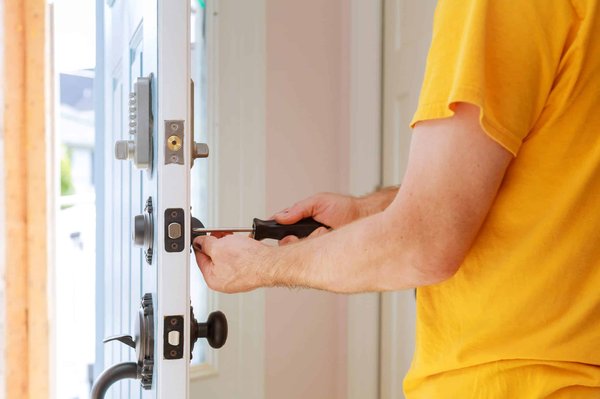 Les services essentiels d'un serrurier à Lyon : Tout ce que vous devez savoir
