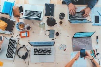 Pourquoi suivre quotidiennement l'actualité française ?